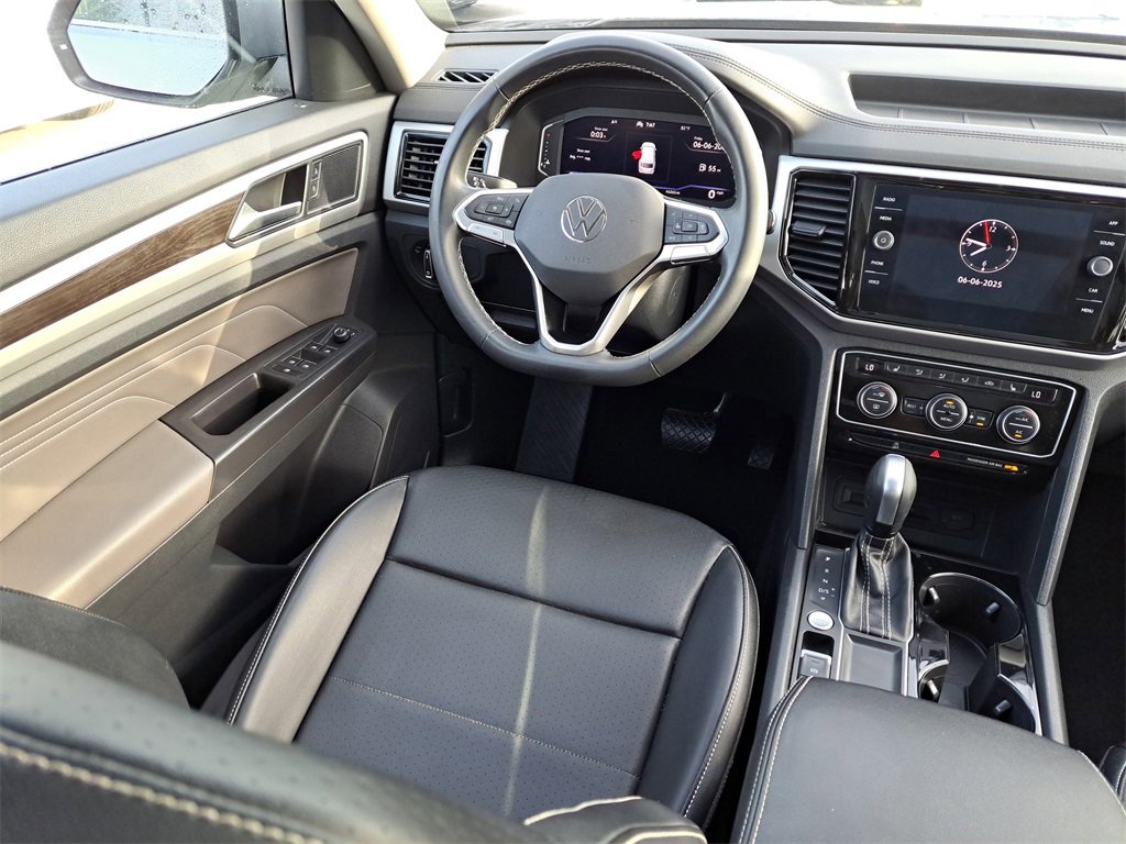 Used 2022 Volkswagen Atlas SE w/ Panoramic Sunroof Package image 11