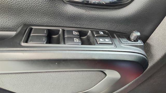 Used 2024 Nissan Titan PRO-4X w/ Off Road Protection Package image 20