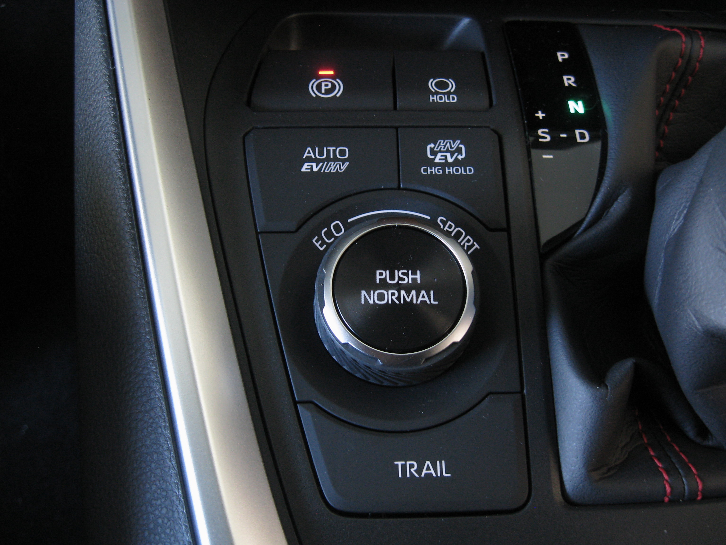 New 2025 Toyota RAV4 SE image 14