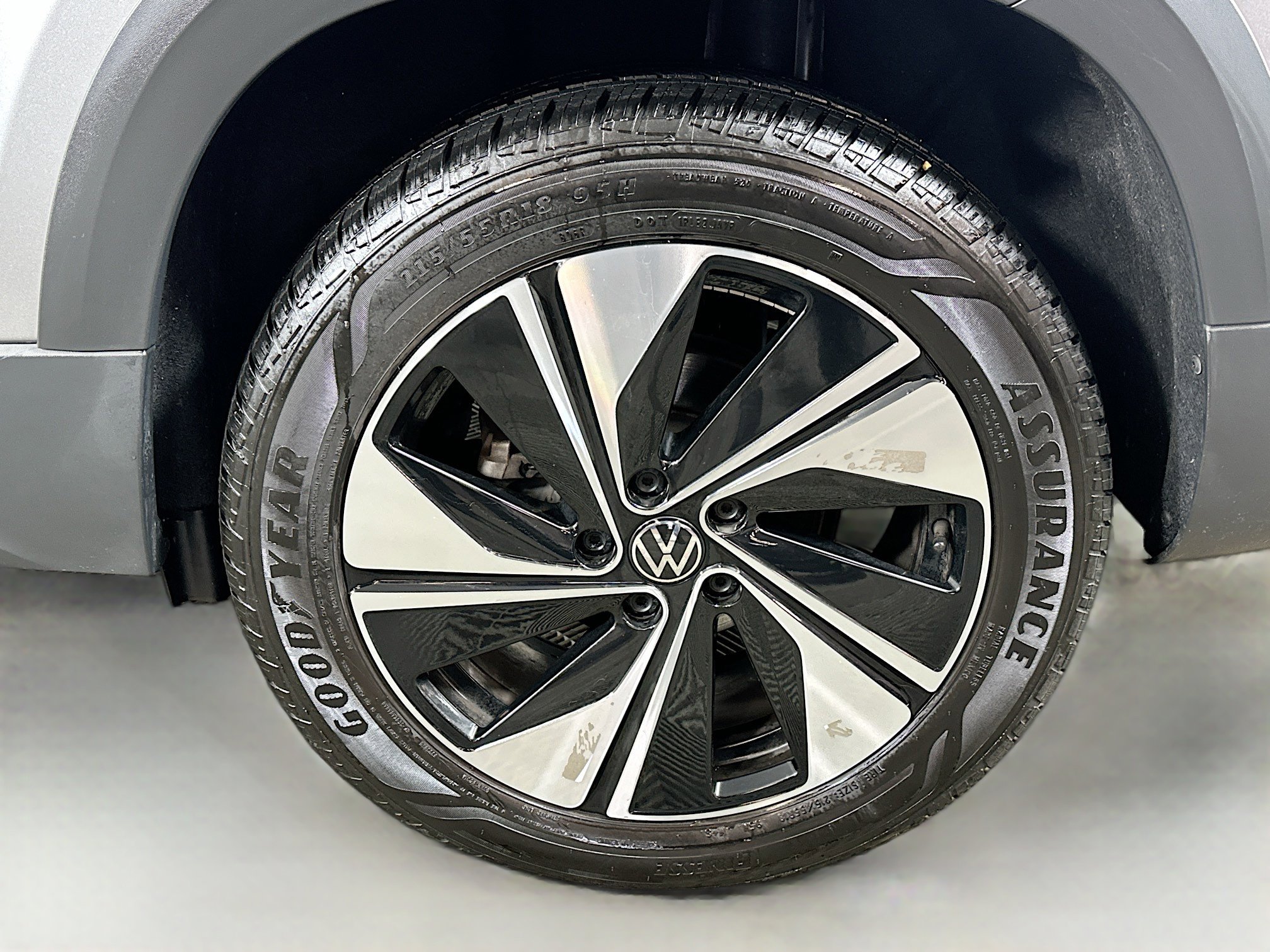 Used 2025 Volkswagen Taos SE w/ Panoramic Sunroof Package image 29