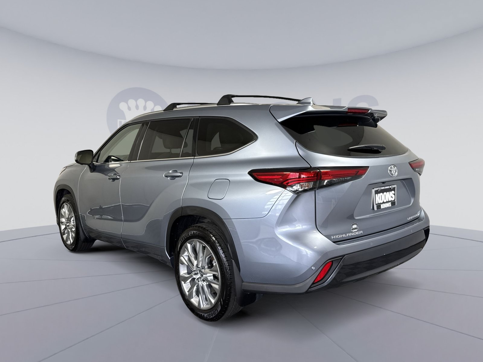 Used 2023 Toyota Highlander Limited AWD/4WD image 4