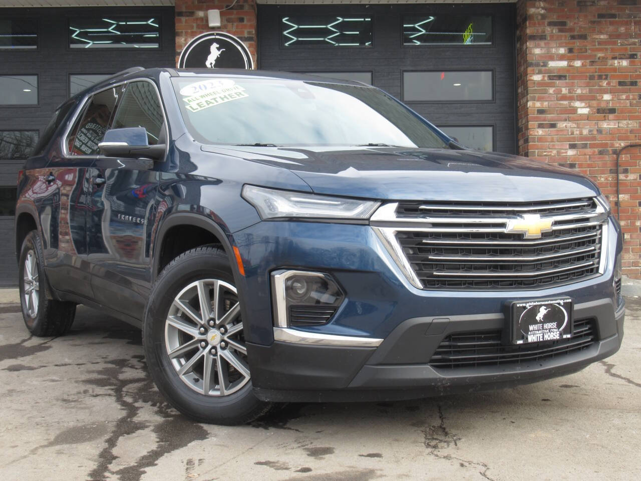 Used 2023 Chevrolet Traverse LT w/ LPO, Floor Liner Package