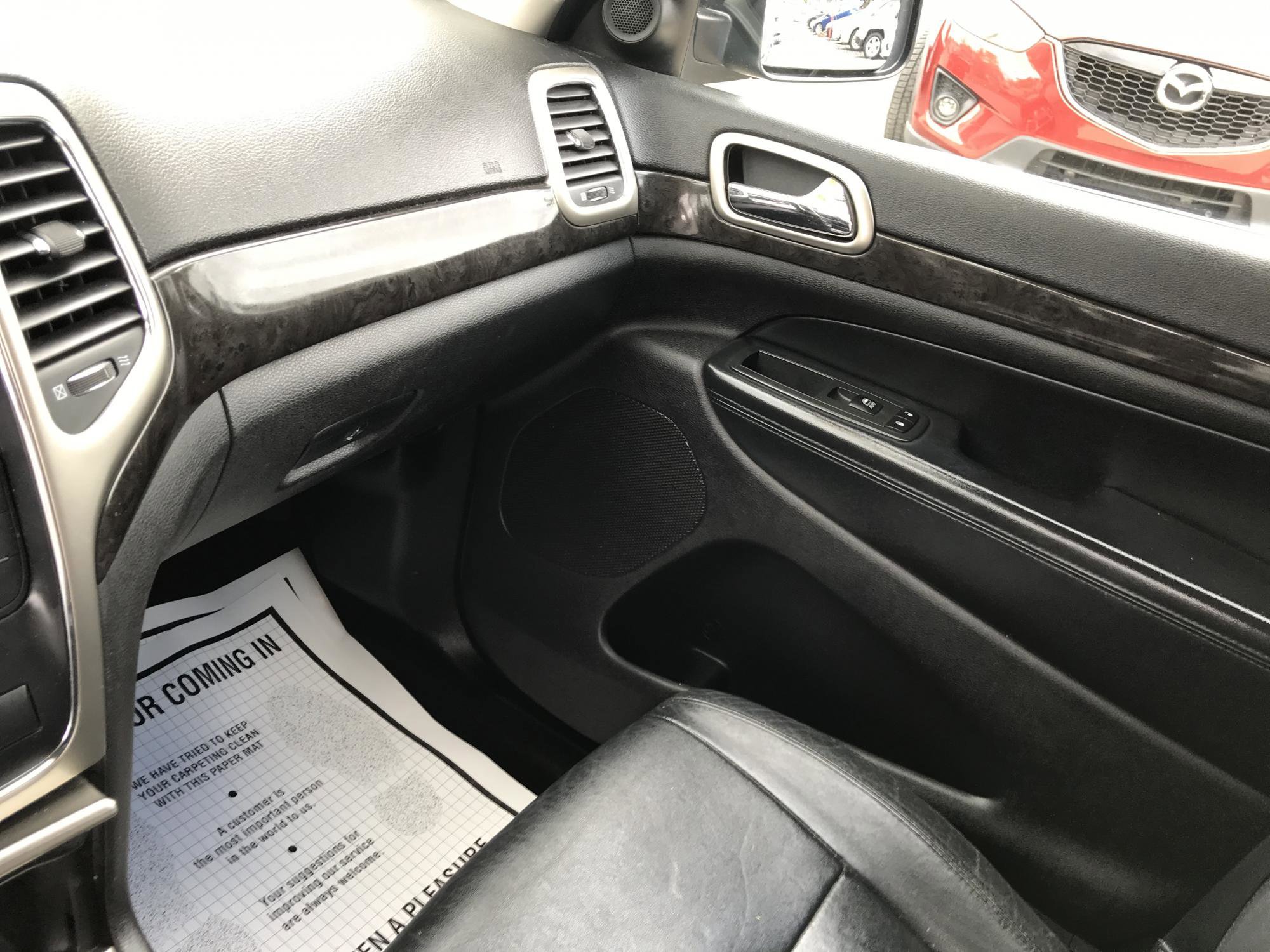 Used 2013 Jeep Grand Cherokee Laredo AWD/4WD image 14