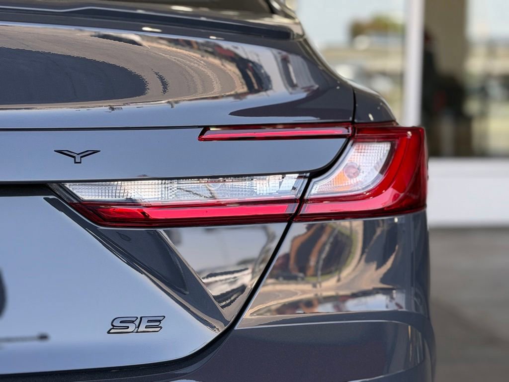 New 2026 Toyota Camry SE FWD image 11