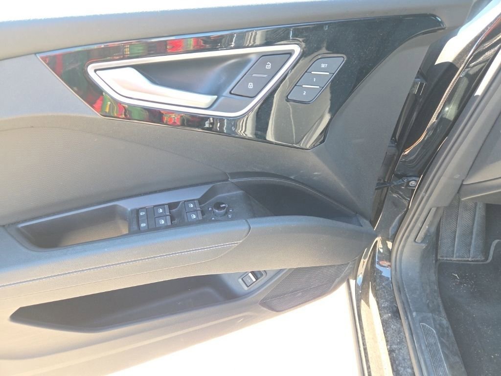 Used 2023 Audi Q4 e-tron Premium Plus AWD/4WD image 12