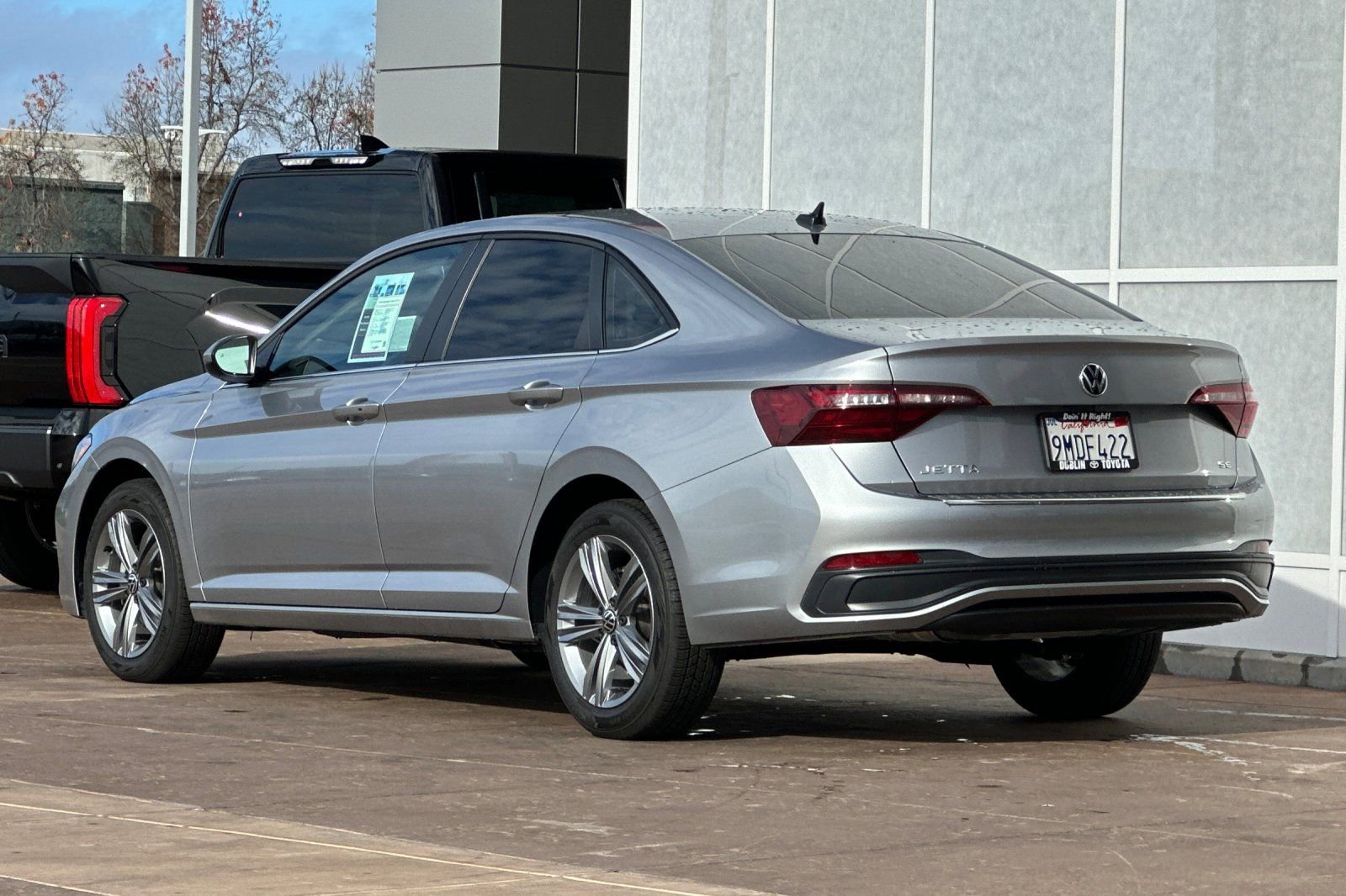 Used 2024 Volkswagen Jetta SE image 6