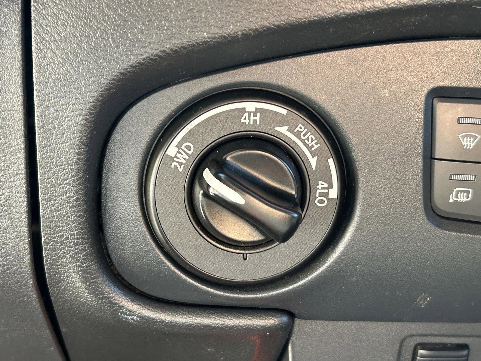 Used 2022 Nissan Frontier PRO-4X image 41