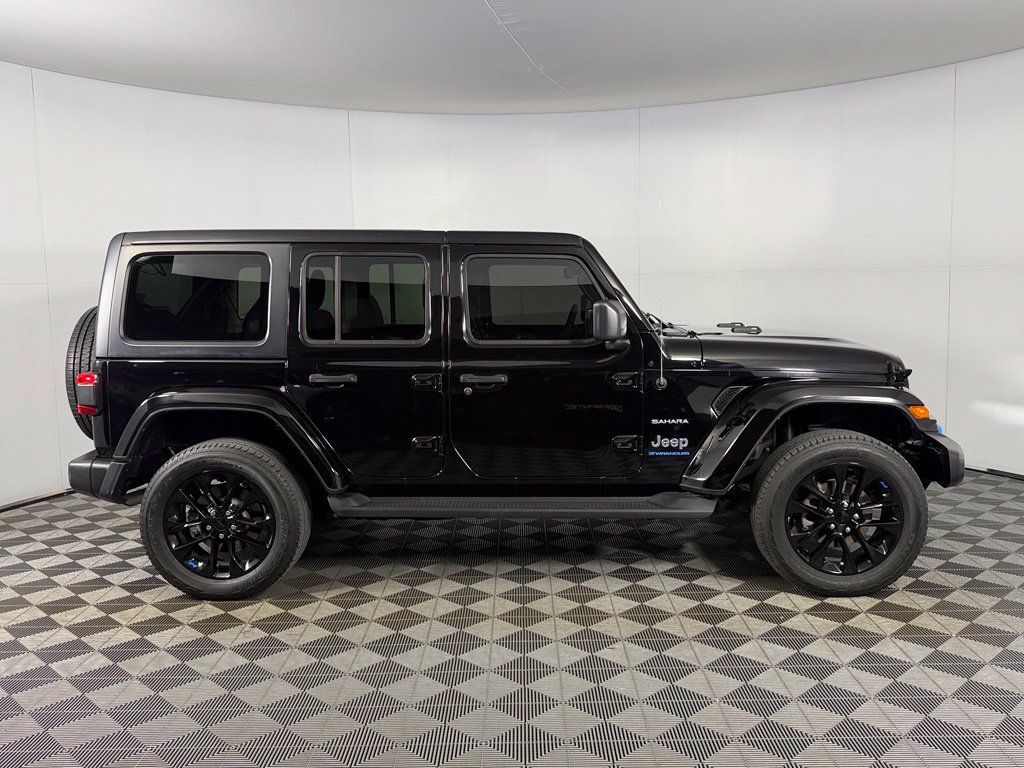 Used 2023 Jeep Wrangler Unlimited Sahara AWD/4WD image 10