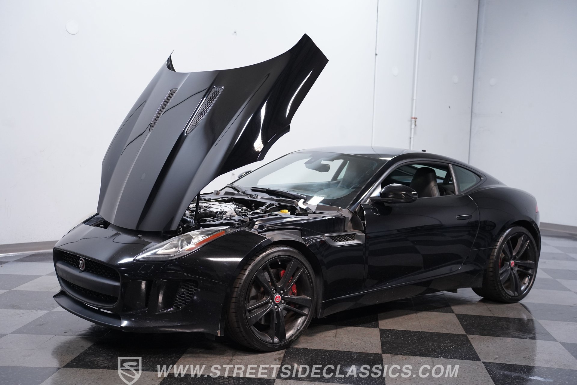 Used 2016 Jaguar F-TYPE Coupe RWD image 27