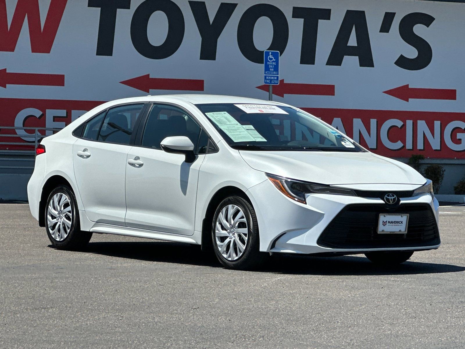 Used 2025 Toyota Corolla LE FWD image 8