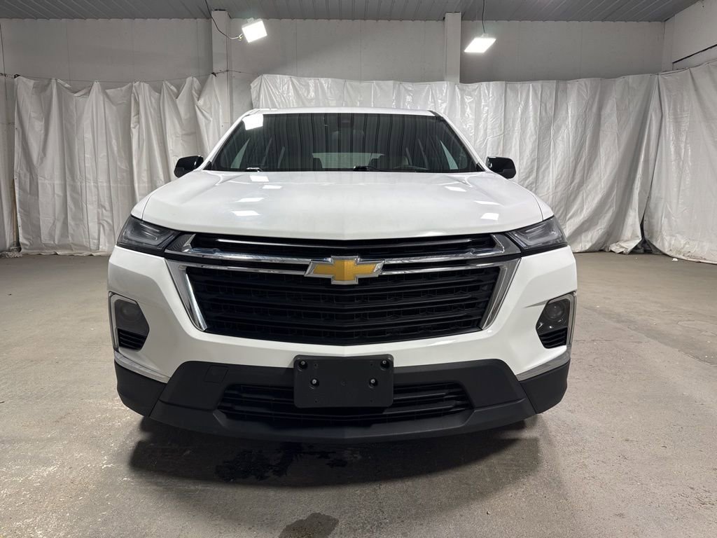 Used 2023 Chevrolet Traverse LS AWD/4WD image 2