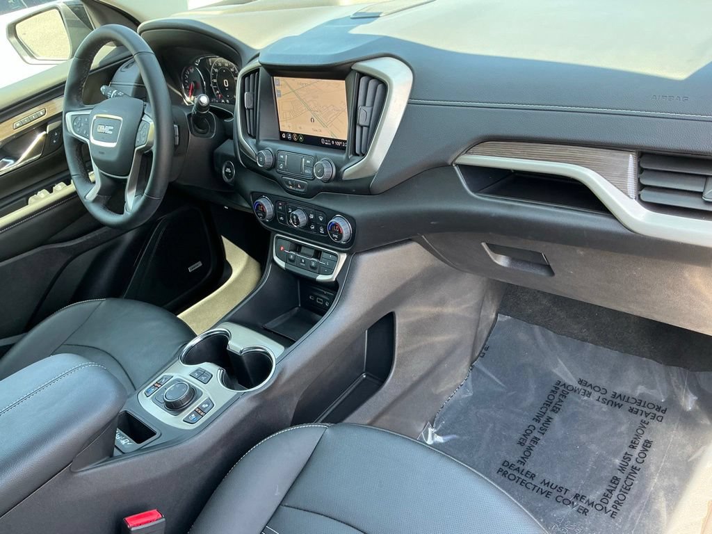 Used 2024 GMC Terrain Denali w/ Denali Premium Package AWD/4WD image 24