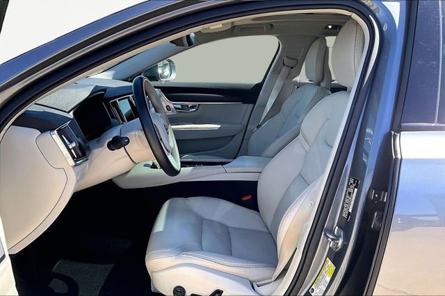 Used 2017 Volvo V90 T6 Cross Country image 27