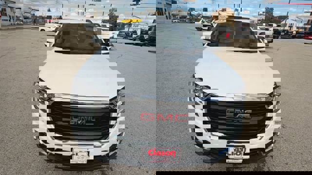 Used 2023 GMC Terrain SLE w/ Driver Convenience Package image 11