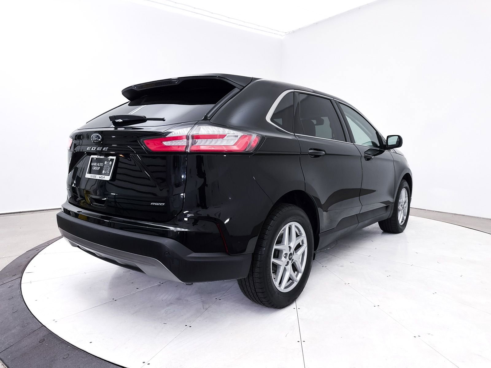 Used 2024 Ford Edge SEL AWD/4WD image 16