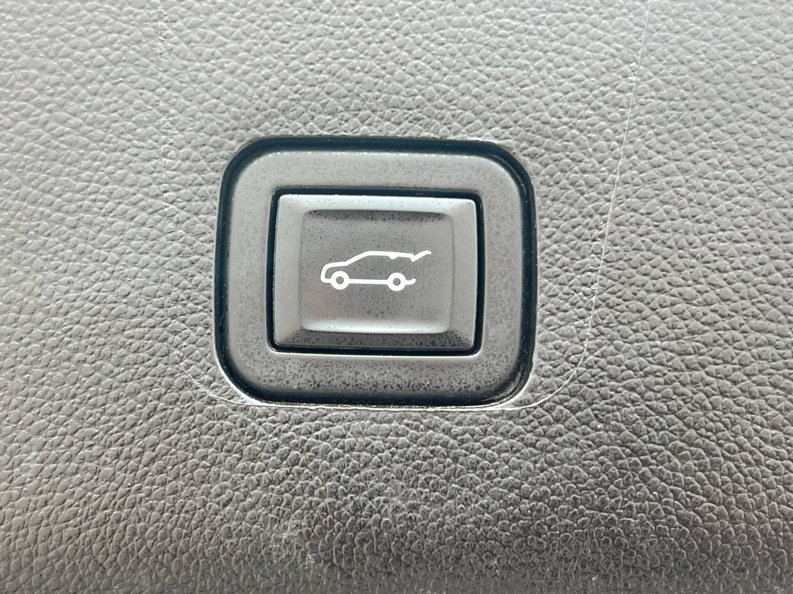 Certified 2021 Chevrolet Traverse LT AWD/4WD image 39