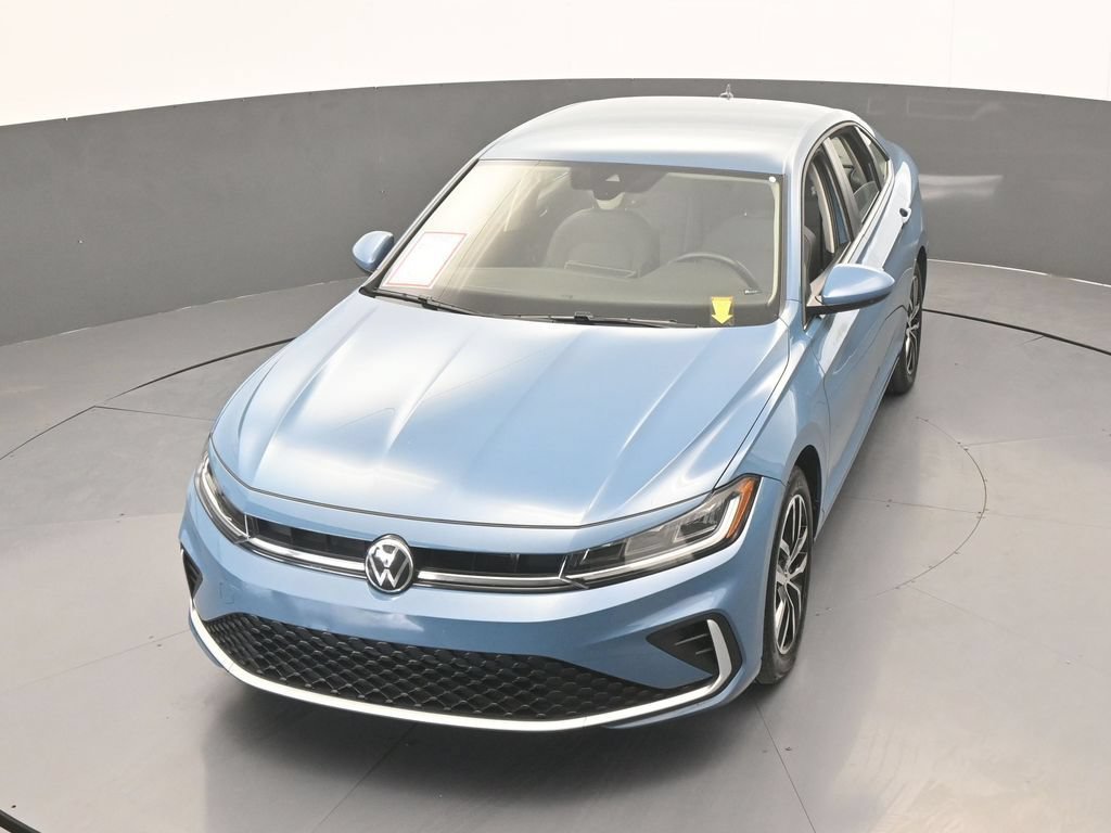 Used 2025 Volkswagen Jetta SE FWD image 47