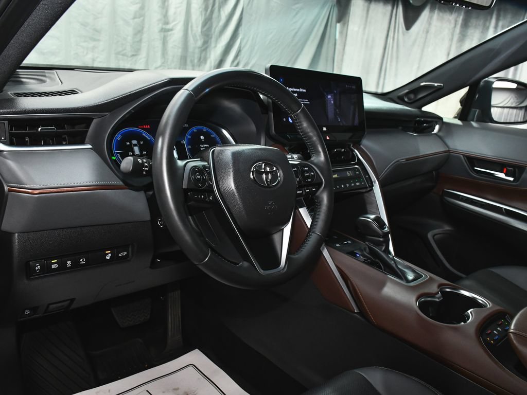 Used 2023 Toyota Venza Limited AWD/4WD image 19