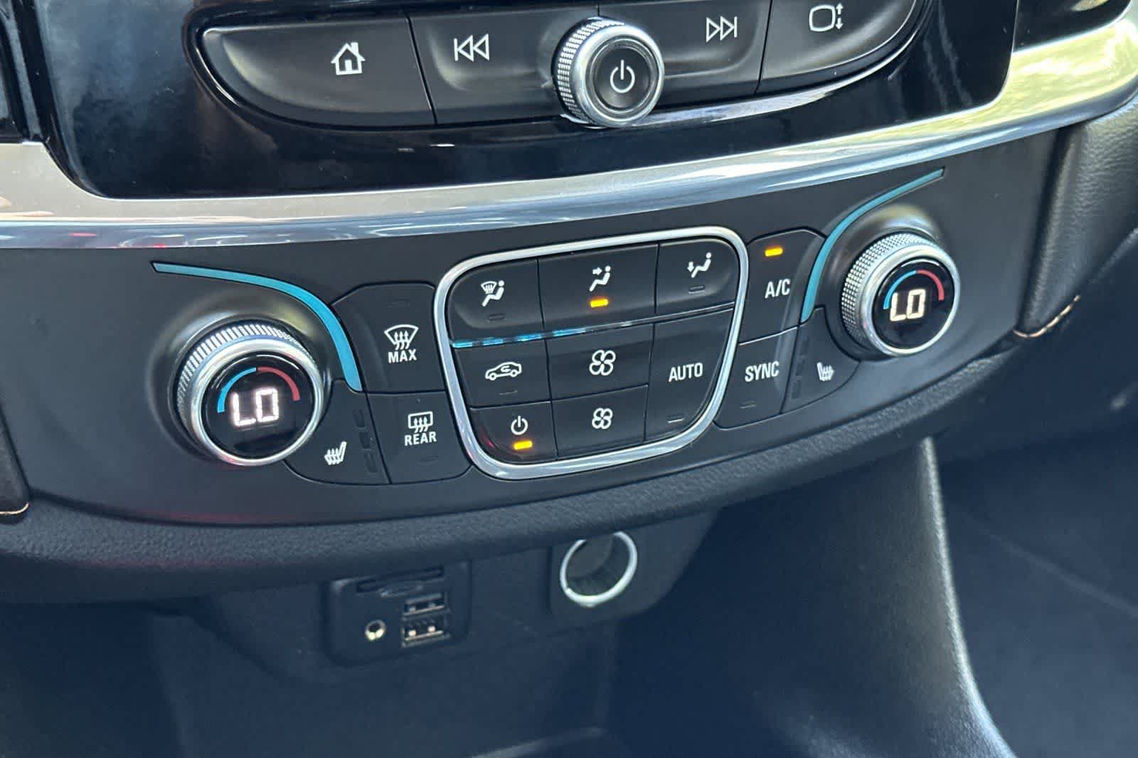 Used 2020 Chevrolet Traverse RS FWD image 24