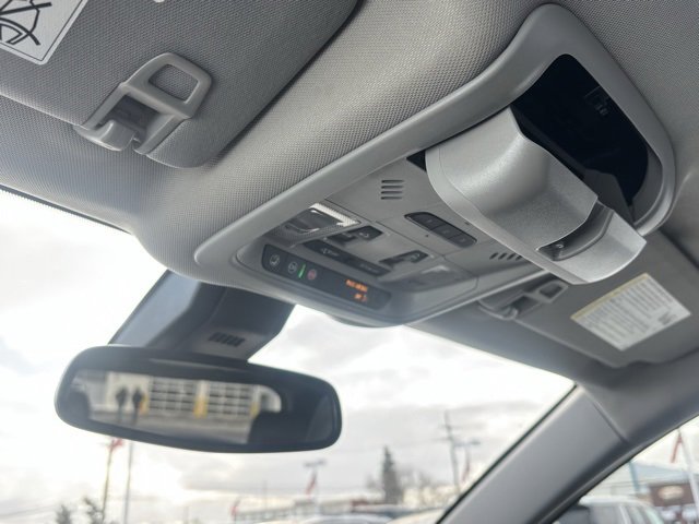 Used 2021 Chevrolet Equinox Premier image 30