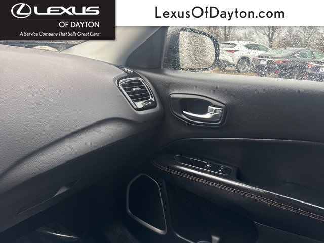 Used 2018 Jeep Compass Limited image 28