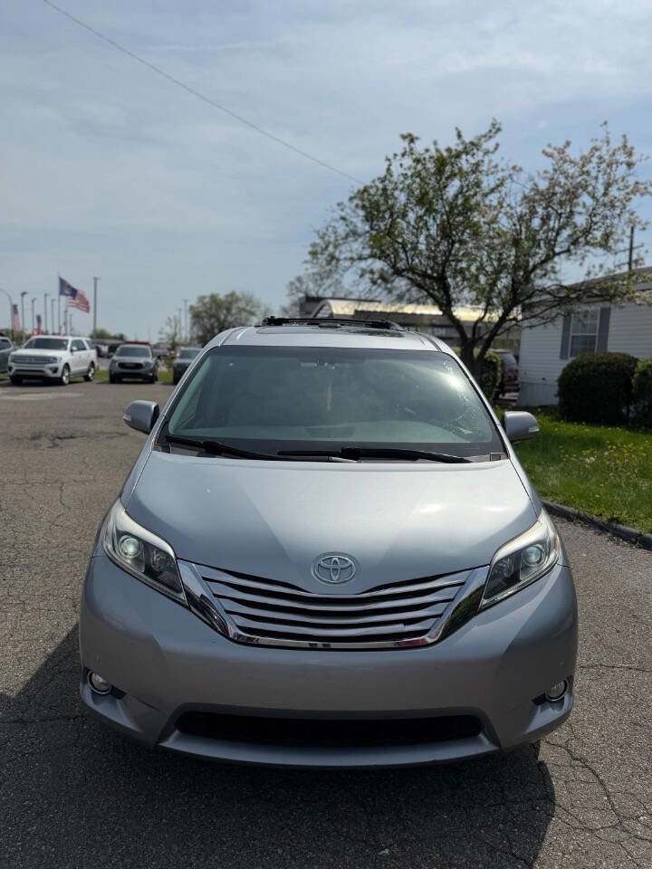 Used 2017 Toyota Sienna Limited Premium AWD/4WD image 7