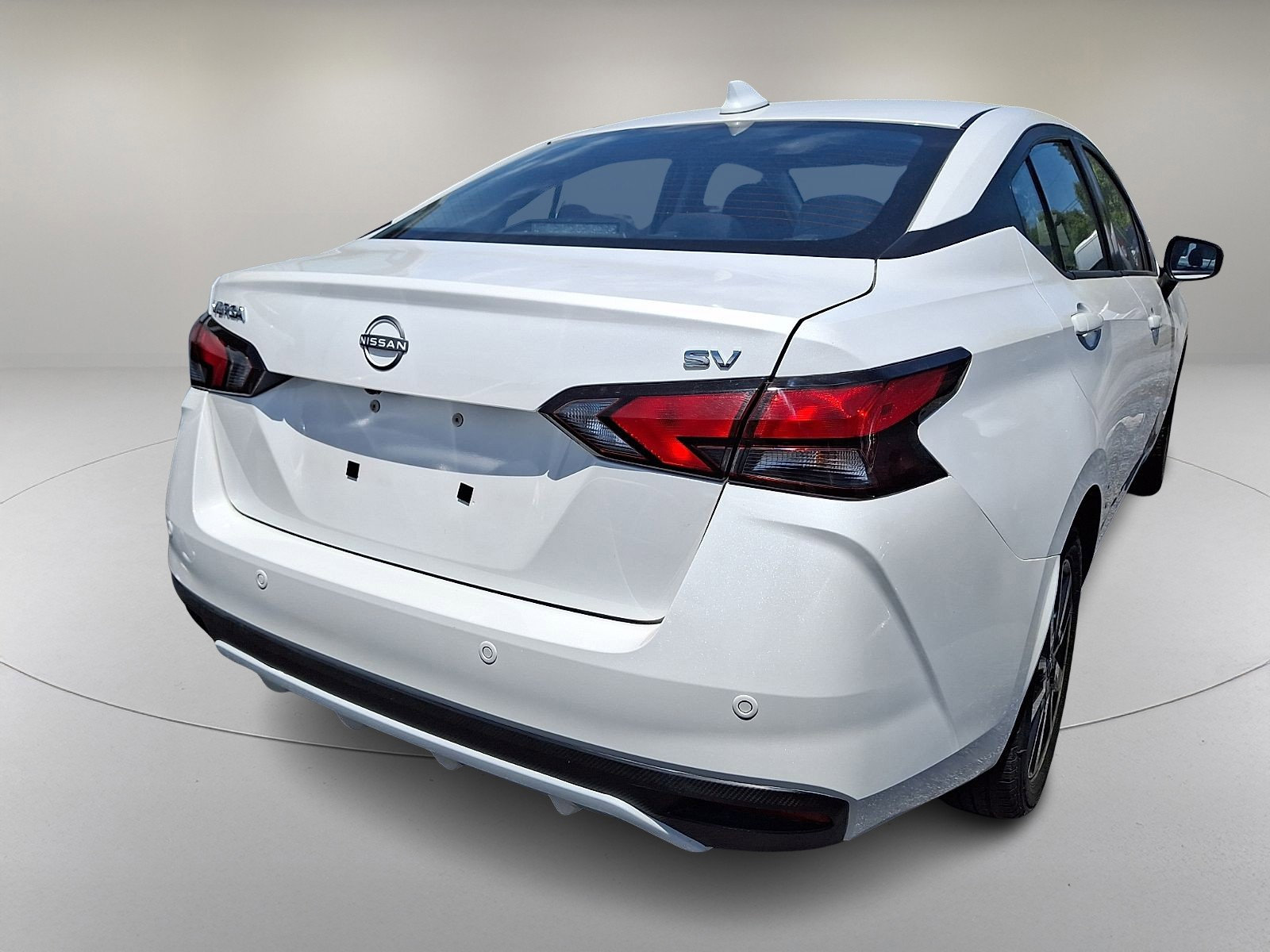 Used 2024 Nissan Versa SV FWD image 8