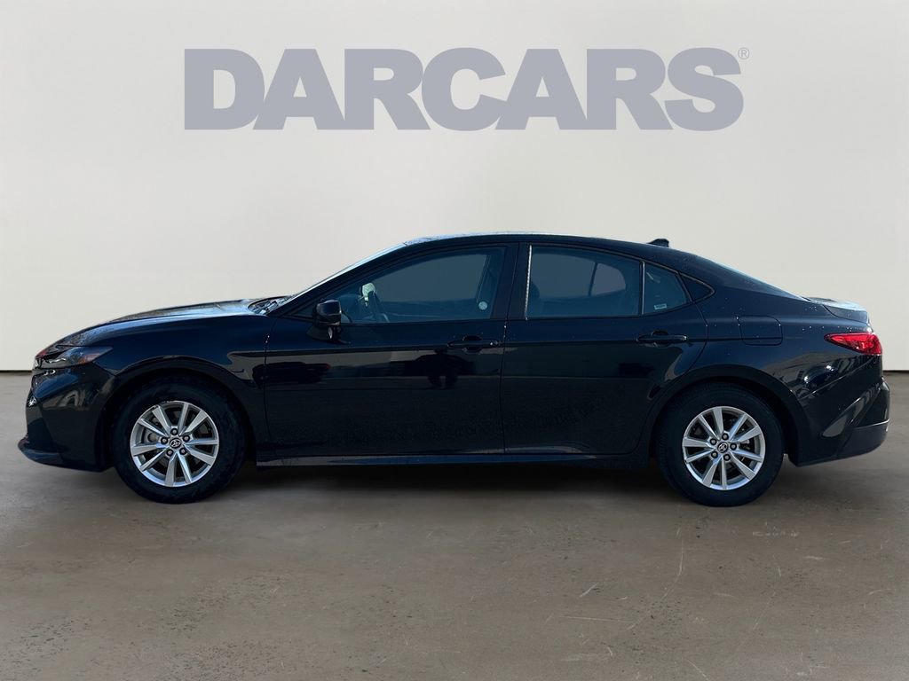 Used 2025 Toyota Camry LE image 4