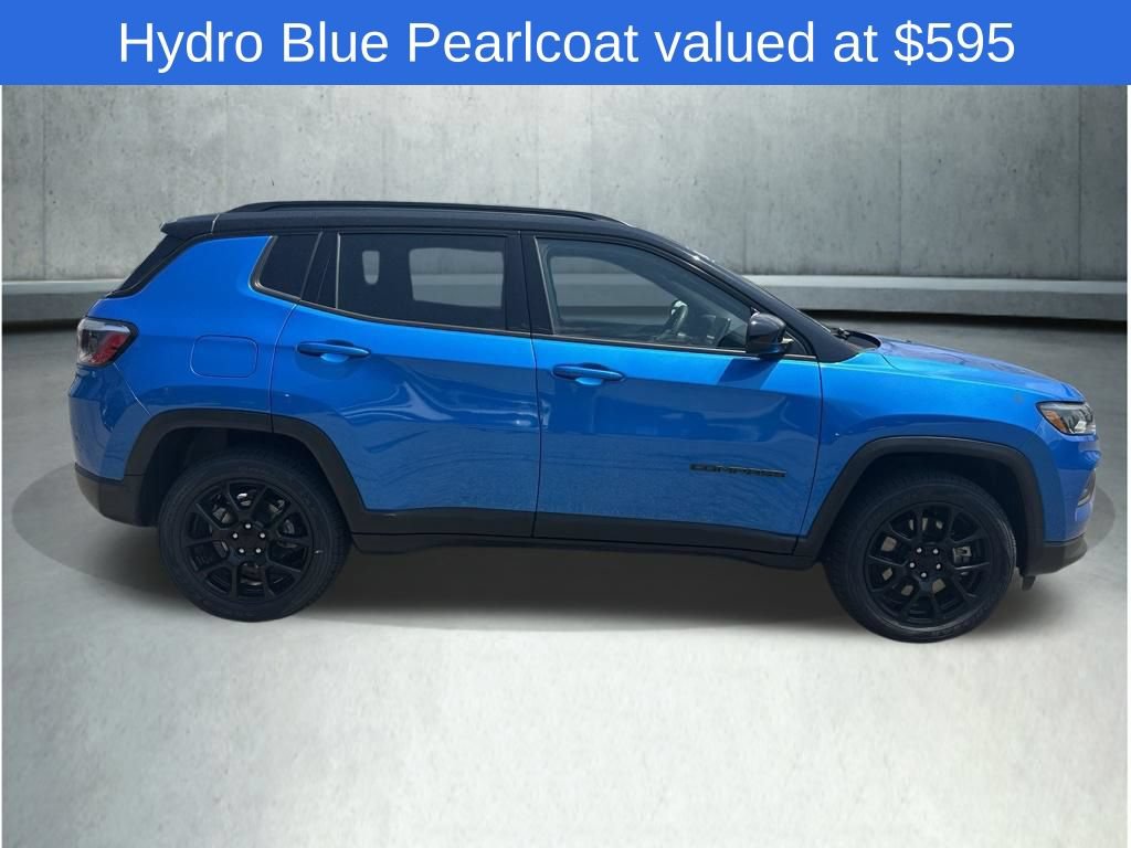Used 2024 Jeep Compass Latitude w/ Sun and Sound Group AWD/4WD image 8