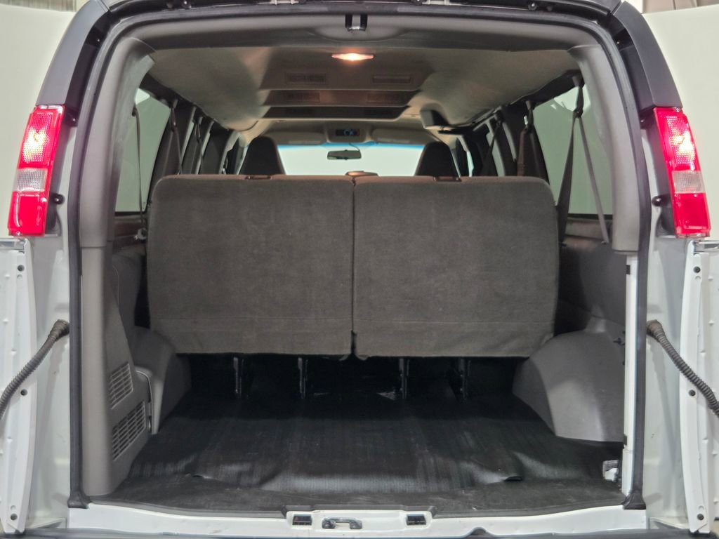 Used 2023 Chevrolet Express 3500 LS RWD image 13