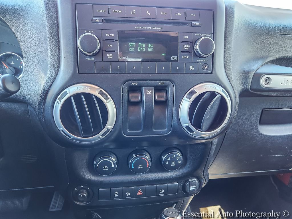 Used 2012 Jeep Wrangler Sahara w/ Connectivity Group AWD/4WD image 8