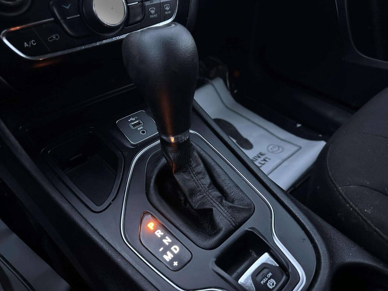 Used 2019 Jeep Cherokee Latitude w/ Popular Appearance Group FWD image 33