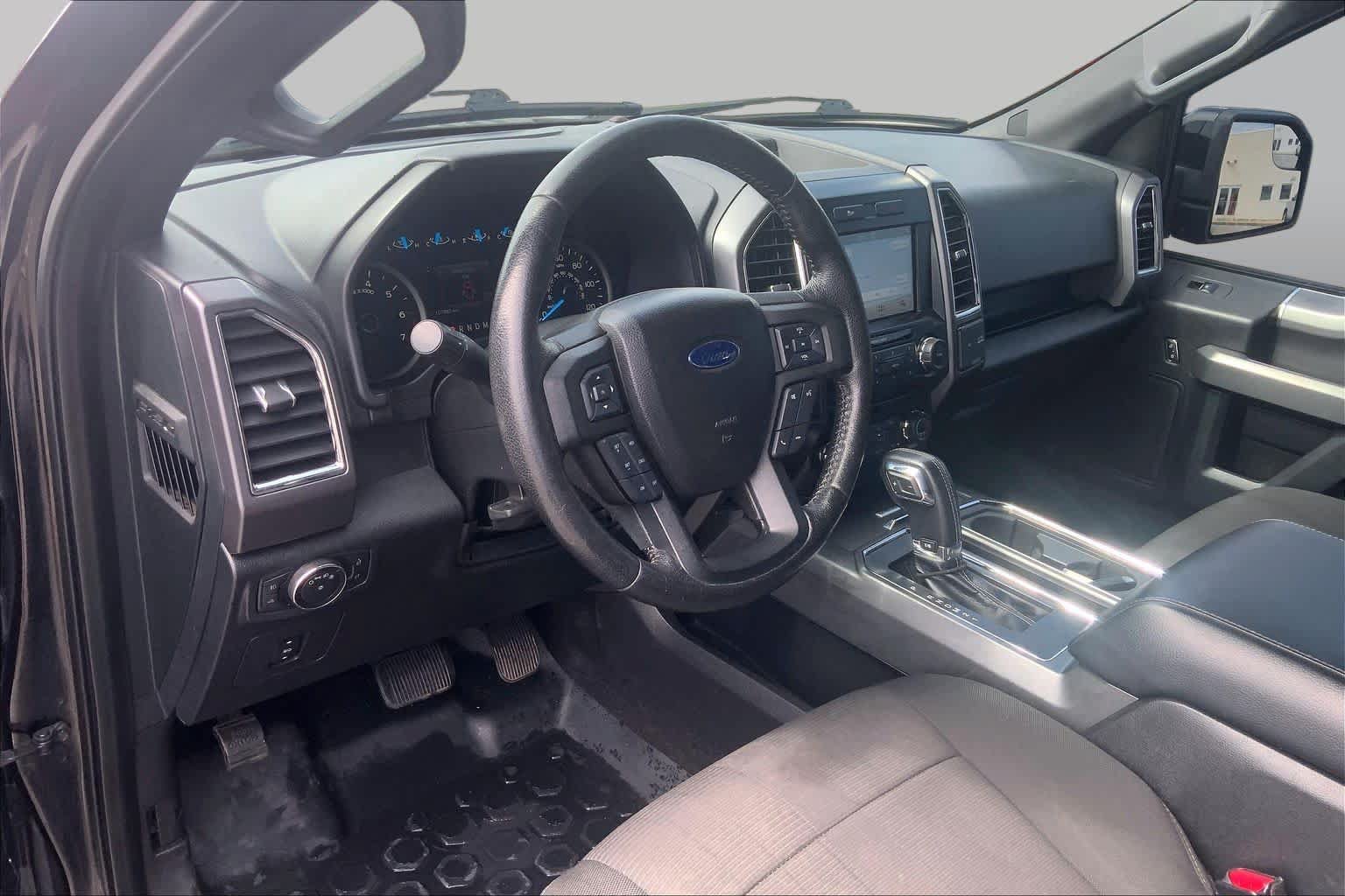 Used 2016 Ford F150 XLT w/ Equipment Group 302A Luxury RWD image 18