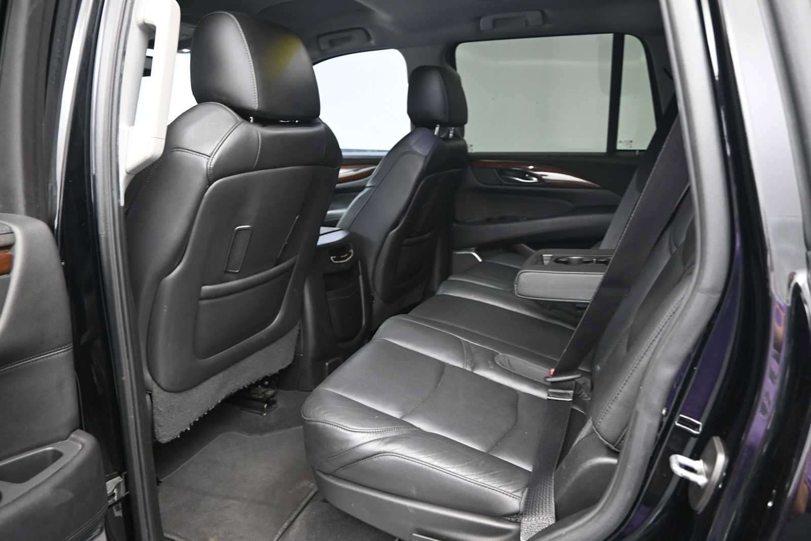 Used 2018 Cadillac Escalade 4WD image 15