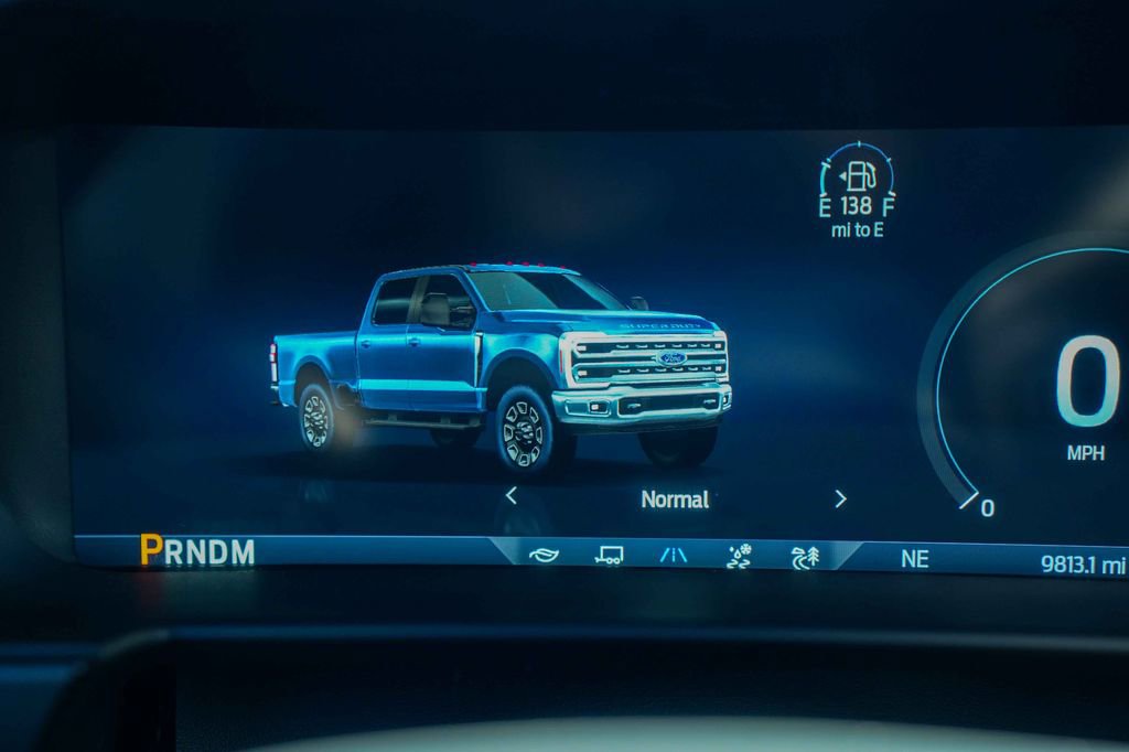 Used 2025 Ford F450 Platinum w/ FX4 Off-Road Package AWD/4WD image 42