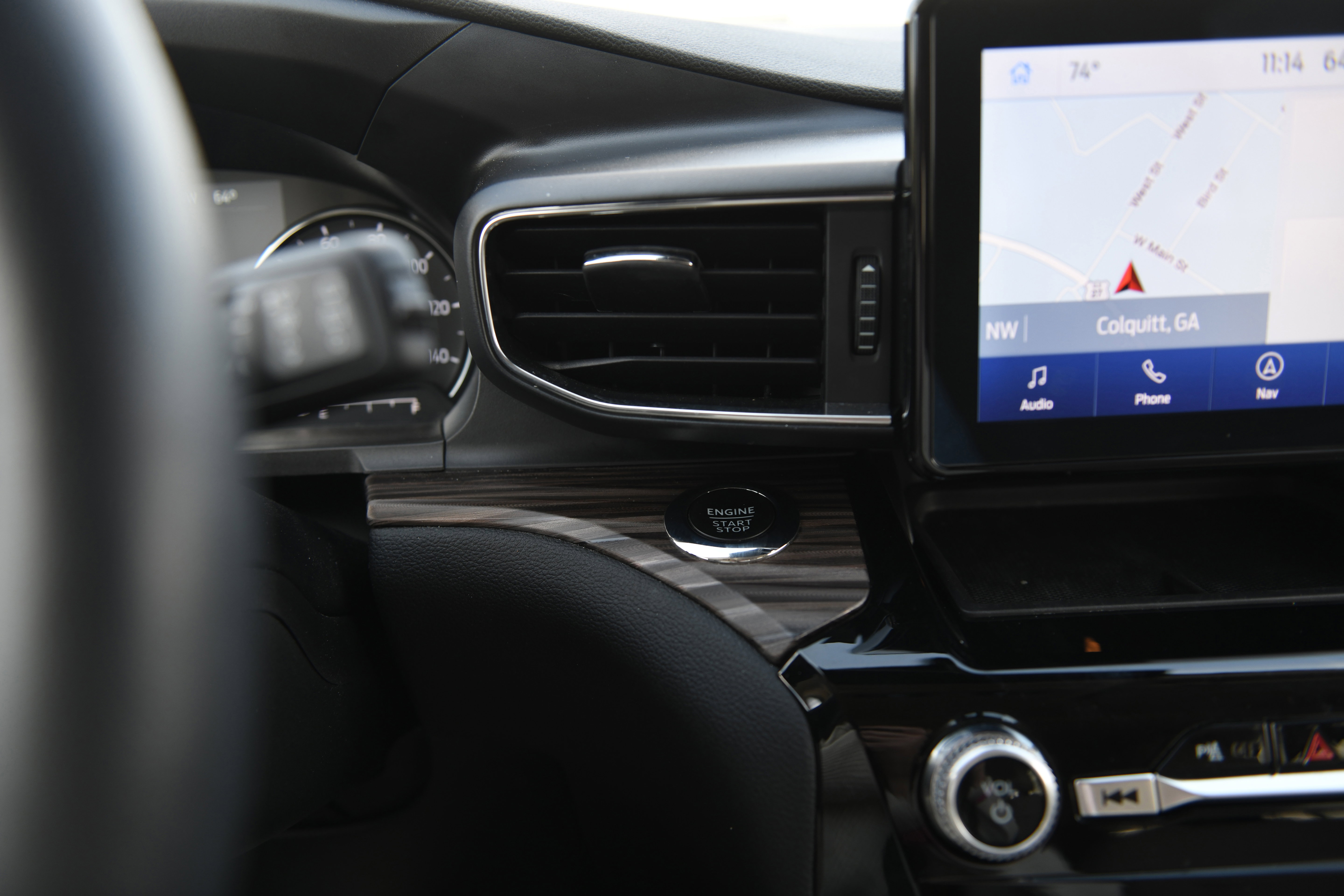 Used 2023 Ford Explorer Limited w/ Equipment Group 301A image 26