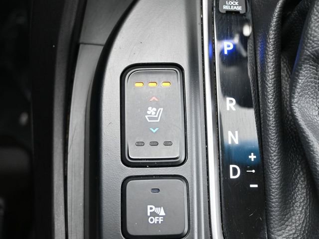 Used 2017 Hyundai Santa Fe Sport w/ 2.4L Tech Package 04 image 11