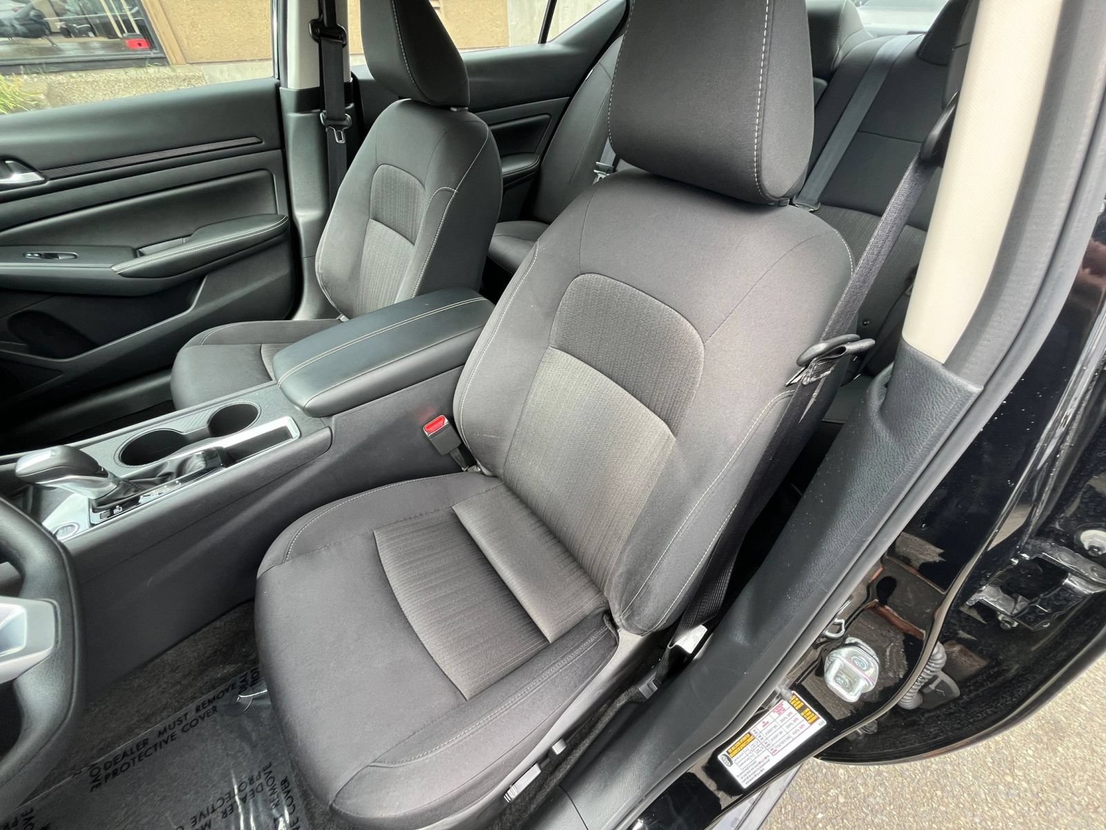 Used 2025 Nissan Altima 2.5 SV FWD image 32