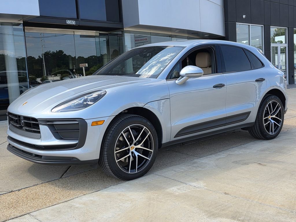 New 2025 Porsche Macan image 1