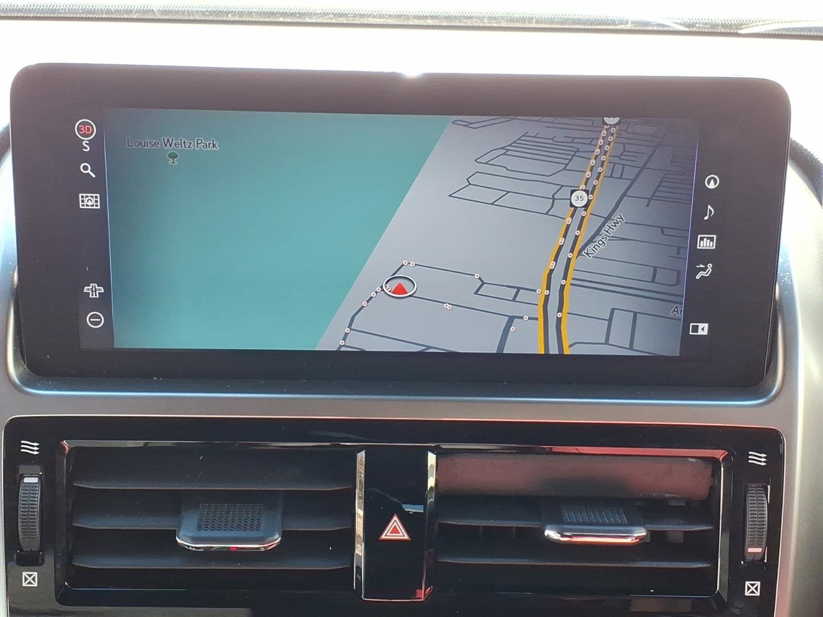 Used 2023 Lexus GX 460 Premium w/ Premium Package image 11