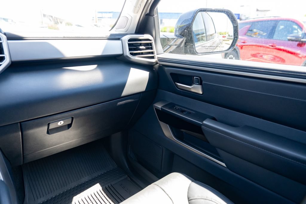 Used 2024 Toyota Tundra Limited AWD/4WD image 11