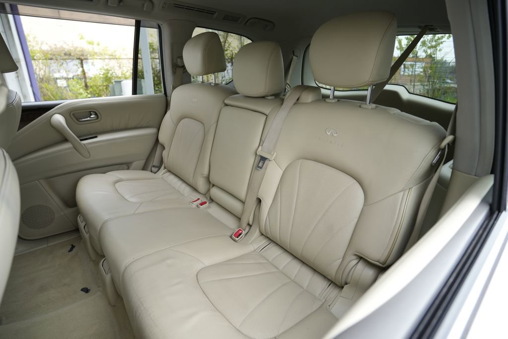 Used 2012 INFINITI QX56 4WD w/ Deluxe Touring Pkg image 19