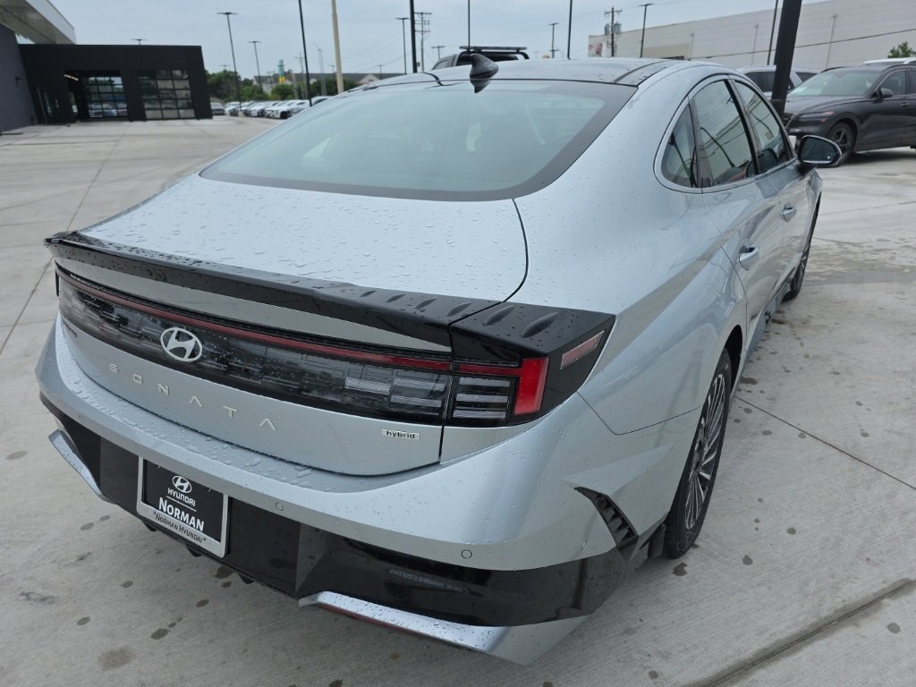 New 2025 Hyundai Sonata Limited image 5