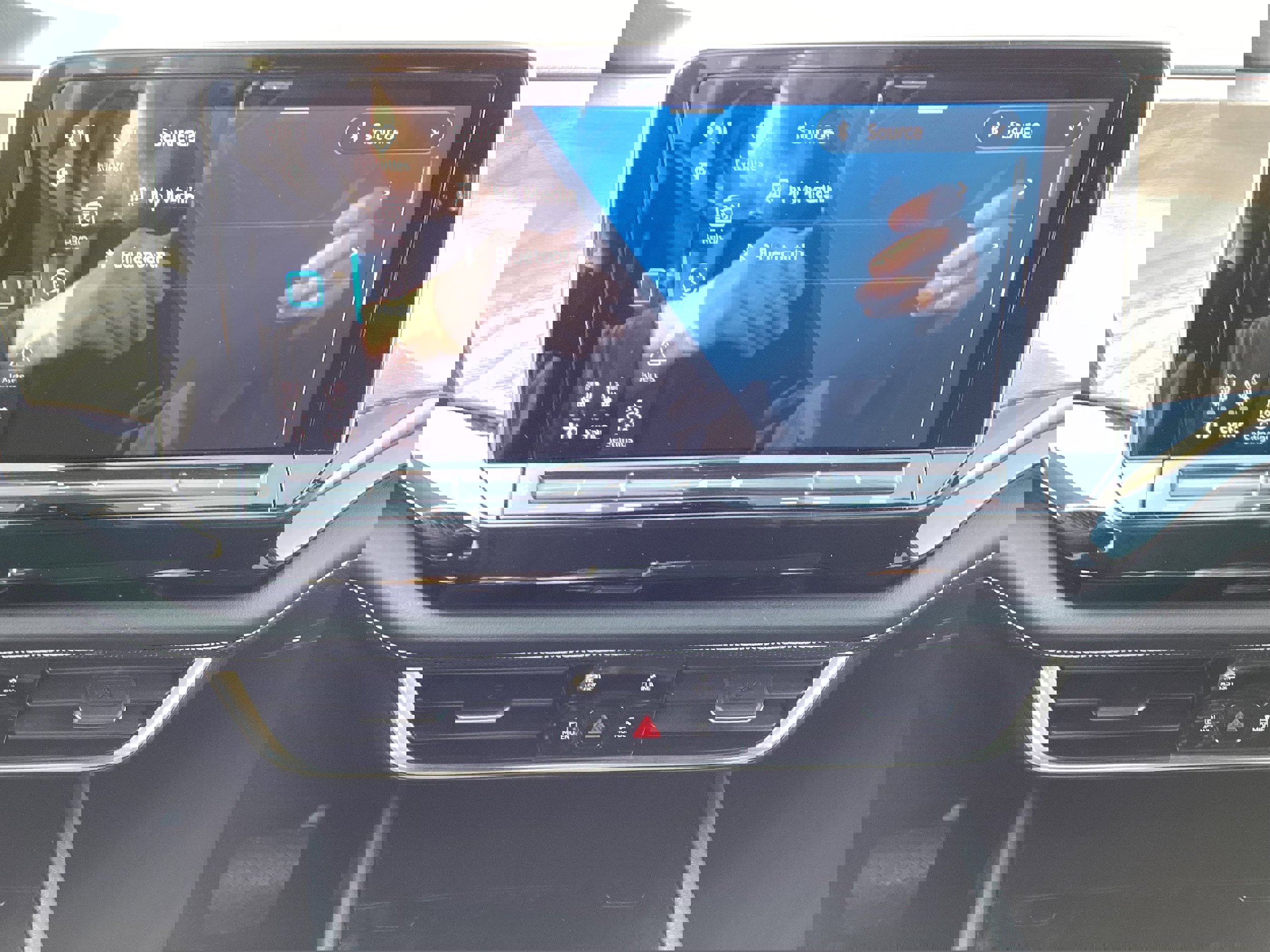 Used 2024 Volkswagen Atlas SE image 20