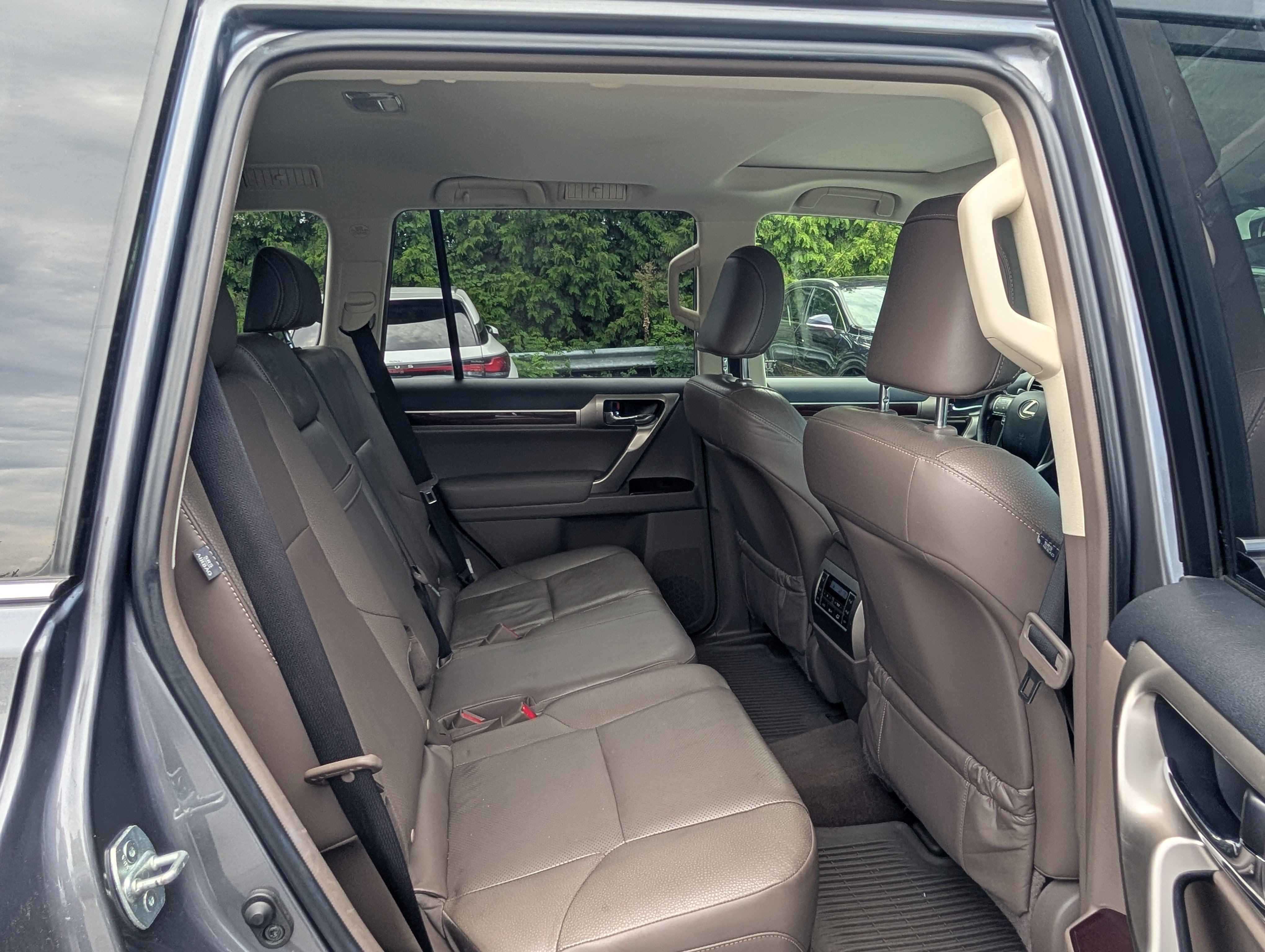 Used 2017 Lexus GX 460 Premium w/ Premium Package AWD/4WD image 10