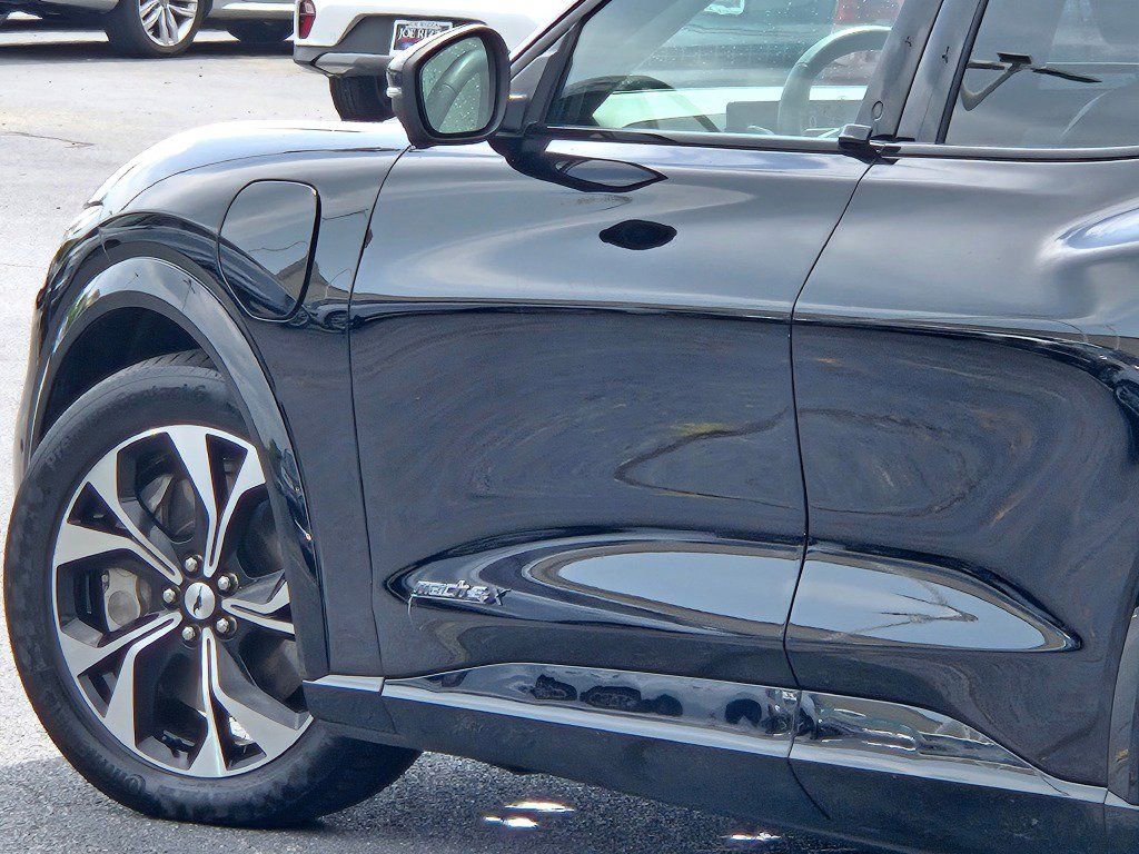 Used 2022 Ford Mustang Mach-E Premium image 15