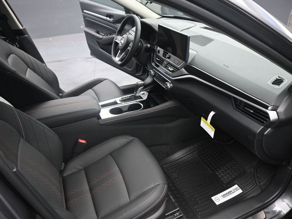 New 2025 Nissan Altima 2.5 SR image 21