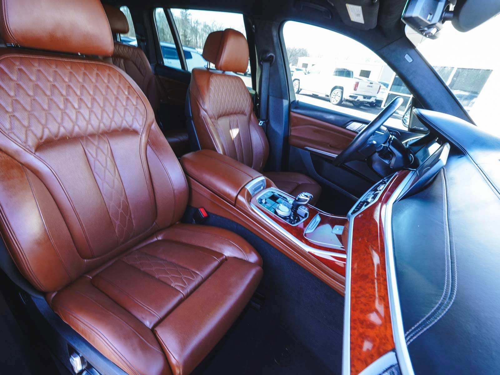 Used 2022 BMW ALPINA XB7 image 44