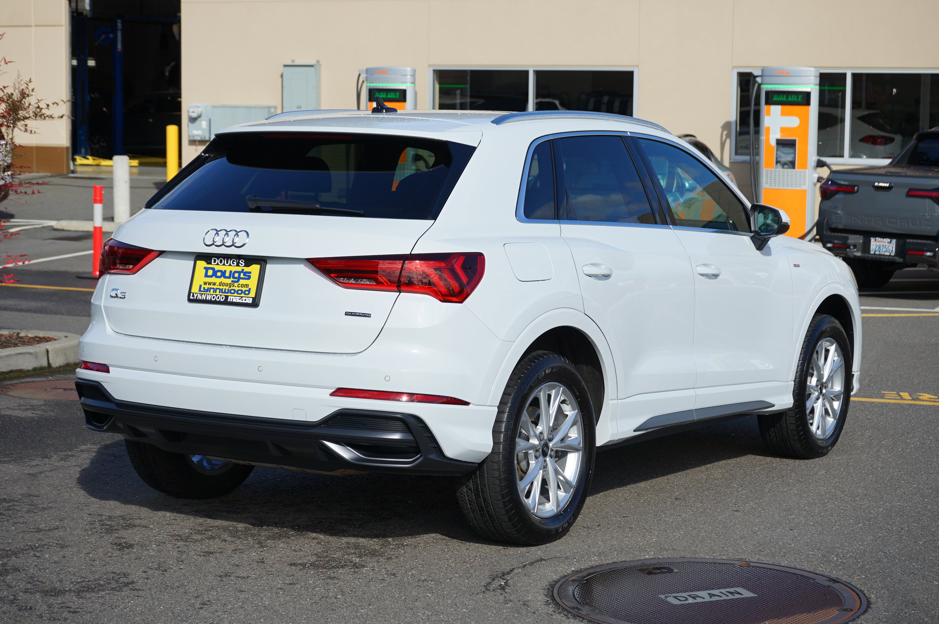 Used 2022 Audi Q3 2.0T Premium w/ Convenience Package image 3