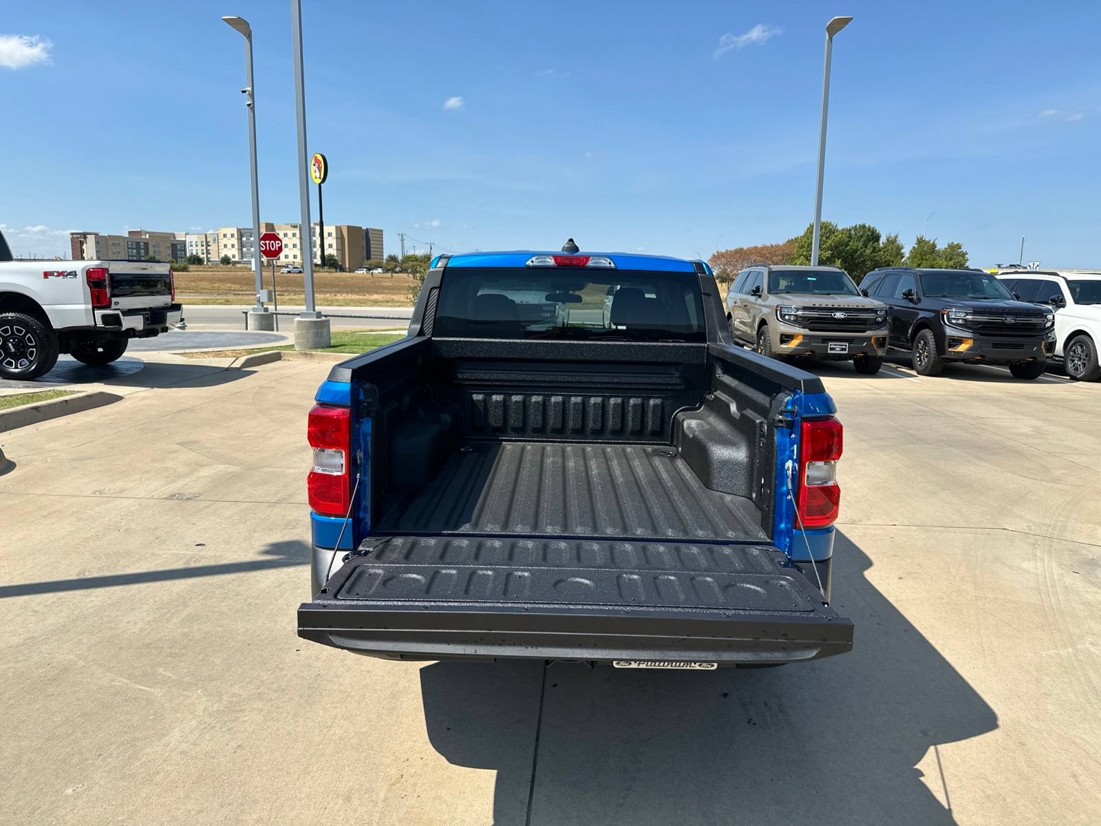 New 2026 Ford Maverick XLT w/ XLT Luxury Package FWD image 5